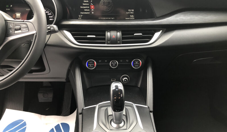 Alfa Romeo Stelvio 2.2 TD 190cv AT8 Executive Q4 completo