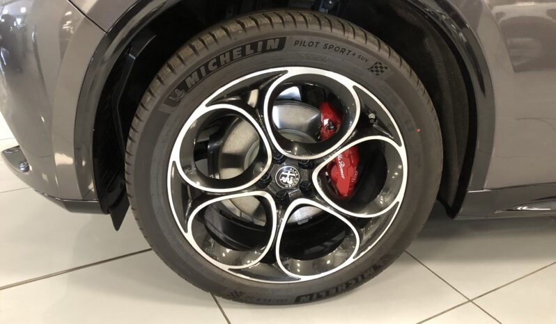 Alfa Romeo Stelvio 2.2 TD 210cv AT8 Veloce Q4 completo