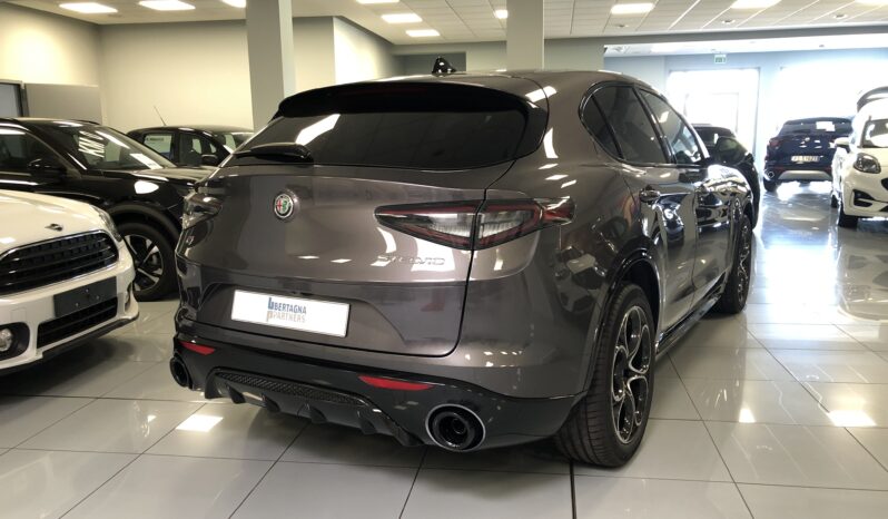Alfa Romeo Stelvio 2.2 TD 210cv AT8 Veloce Q4 completo